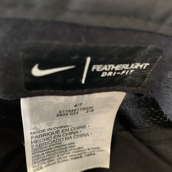 Nike Youth Featherlight Dri-Fit - Picture 3 of 3